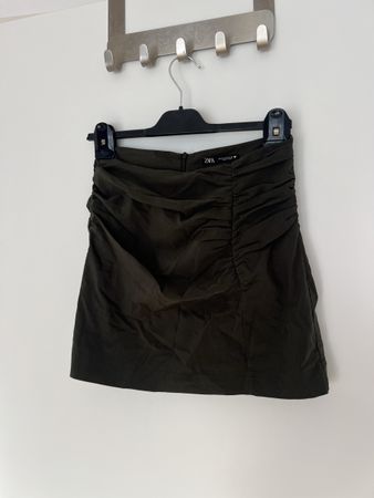 Zara Minirock khaki, Gr. M, gerafft - Herbst Must-Have!