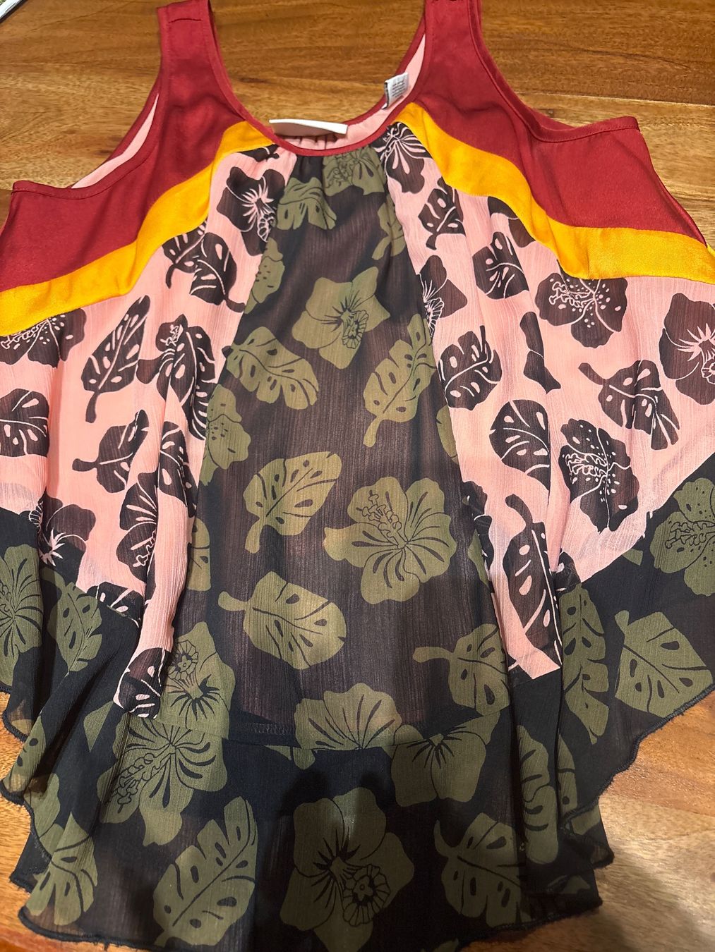 Top: Sommerliches Damen Top mit Blumenmuster, Grösse S – Usato da Andwil SG venduto da schmei 1
