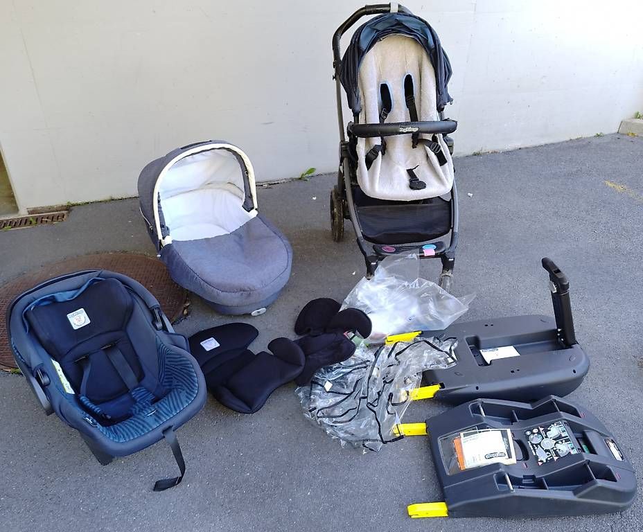Poussette Peg Perego + 2 bases isofix + ... (Gebraucht) in Lutry für ...