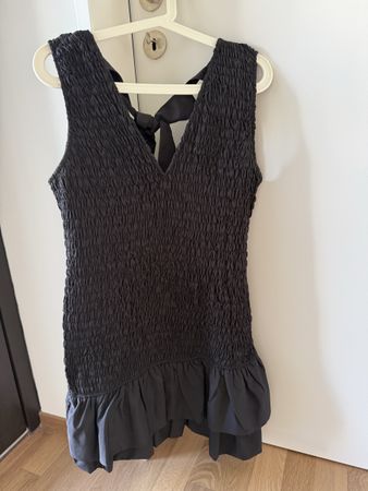 Damen Kleid Zara Grösse L schwarz gerafft mit Kräuselsaum