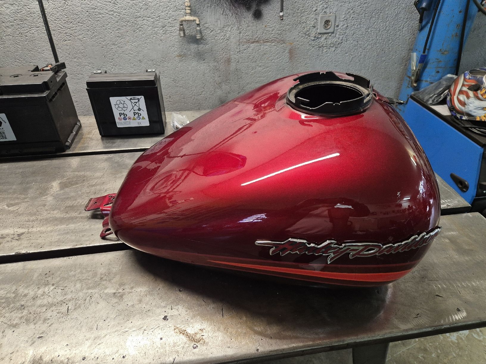 Harley-Davidson Tutti i ricambio per moto: Réservoir Harley-Davidson Touring – Difettoso da Le Locle venduto da CHEGUA 1