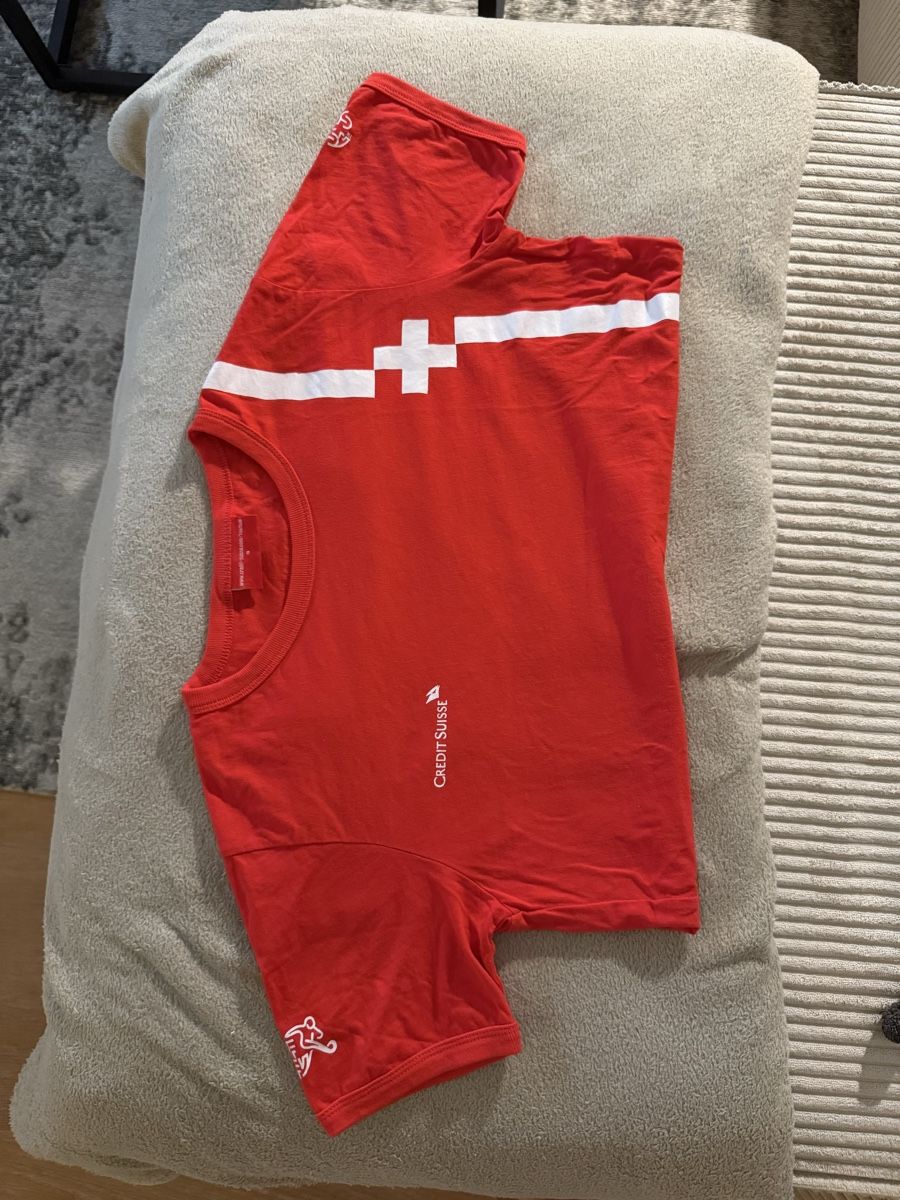 Schweizer Nati Canottiere & Pantaloni: Schweiz Tshirt Credit Suisse – Usato da Zürich venduto da mellymawi 3