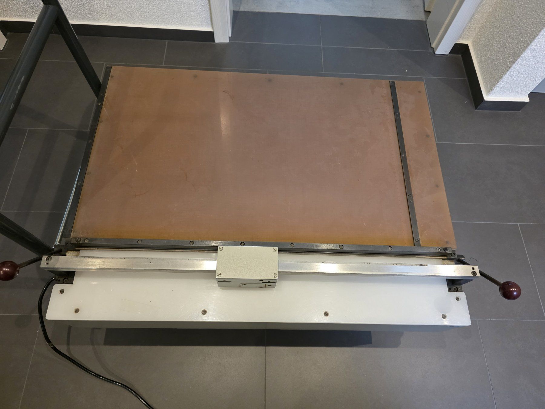 Tutte le macchine: Bacher Form-Control 1620 Filmschneidetisch Rollenschneider – Usato da Safenwil venduto da gudda