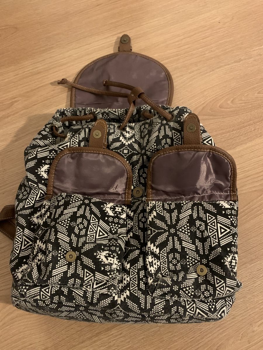 Zaini: Trendiger Rucksack schwarz/weiss mit Muster – Nuovo (secondo la descrizione) da Solothurn venduto da amelie.br 4