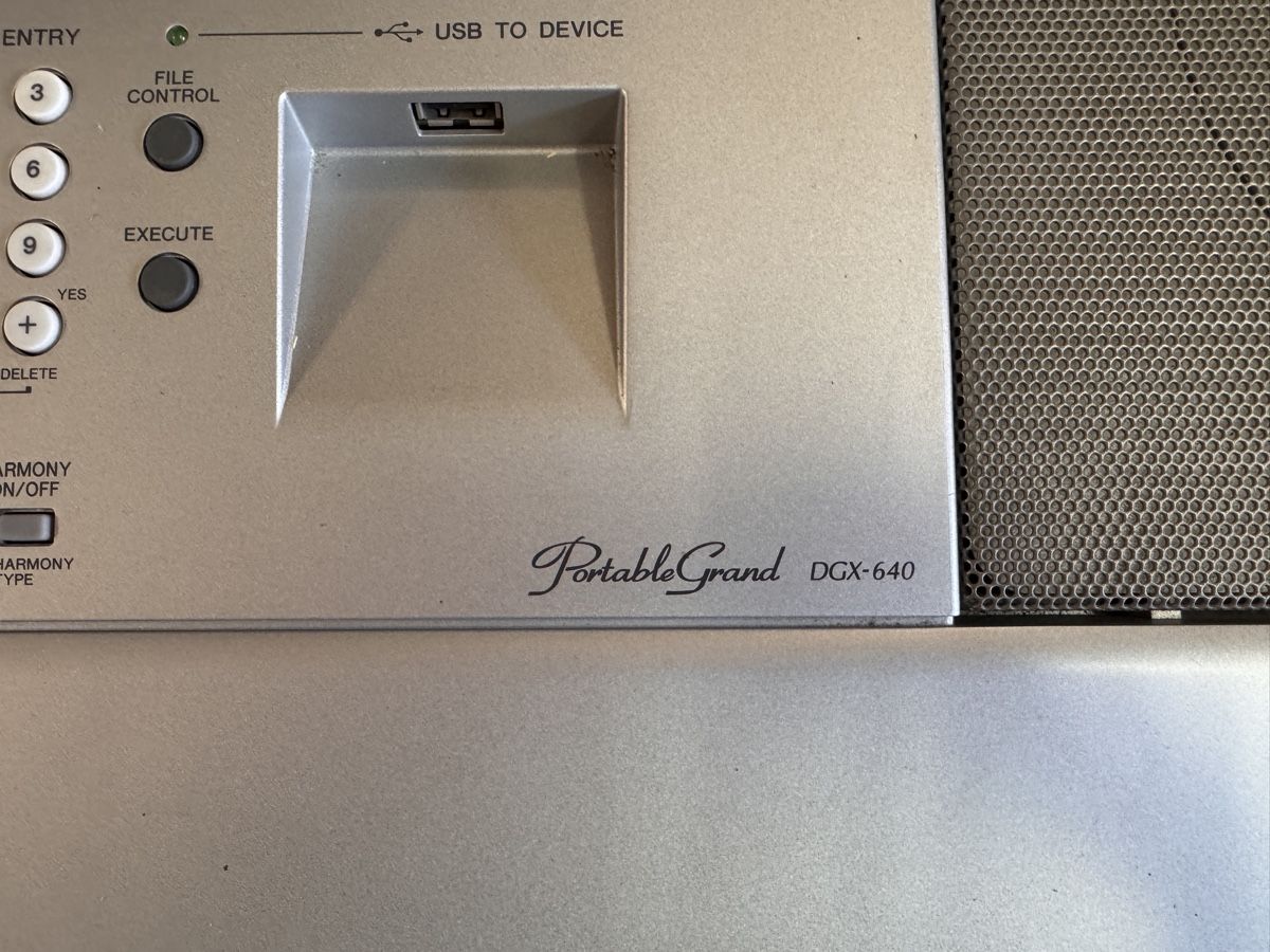 Yamaha Strumenti musicali: Yamaha DGX-640 – Usato da Zofingen venduto da drummer74 2