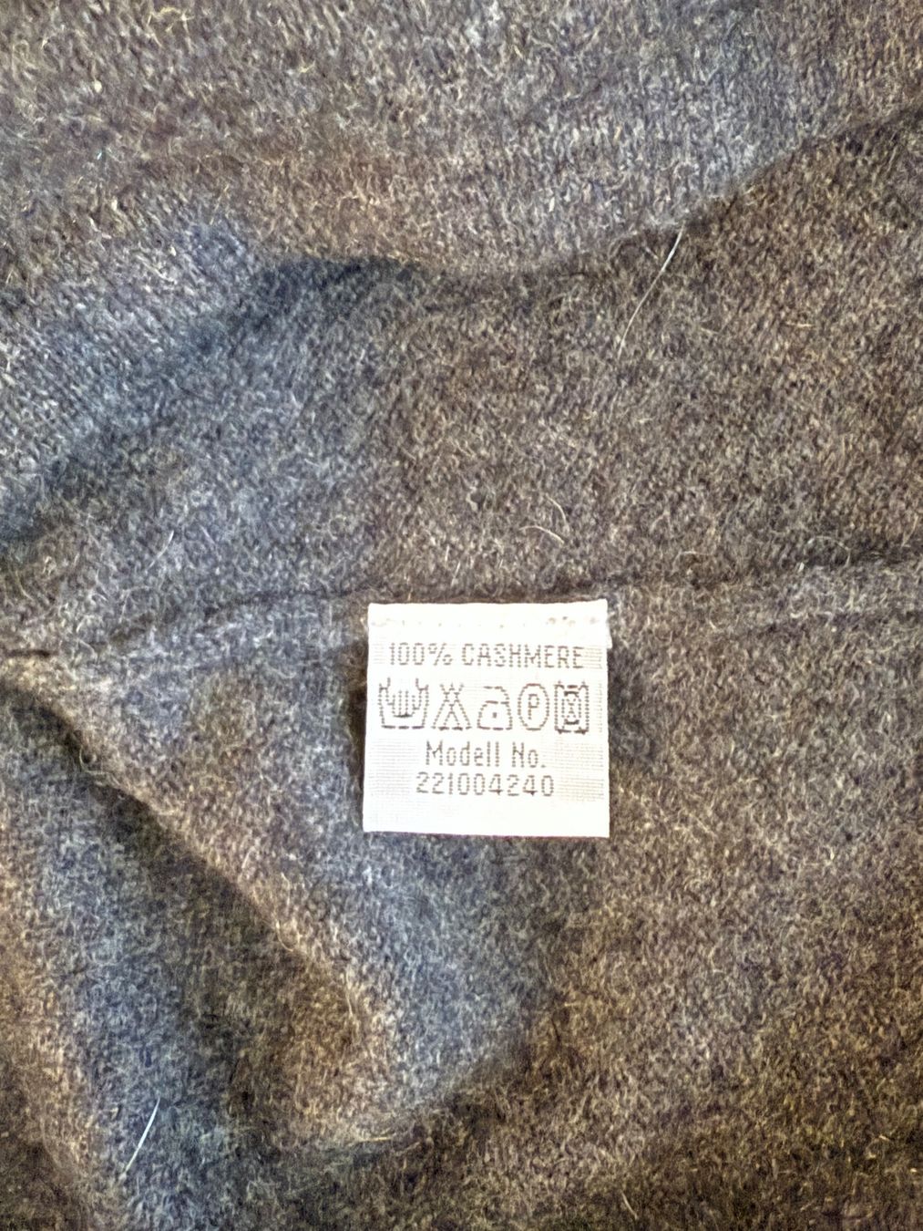 Pullover & Sweatshirts: Pull basique en cachemire – Gebraucht aus Grône von ukr_2qbg 1