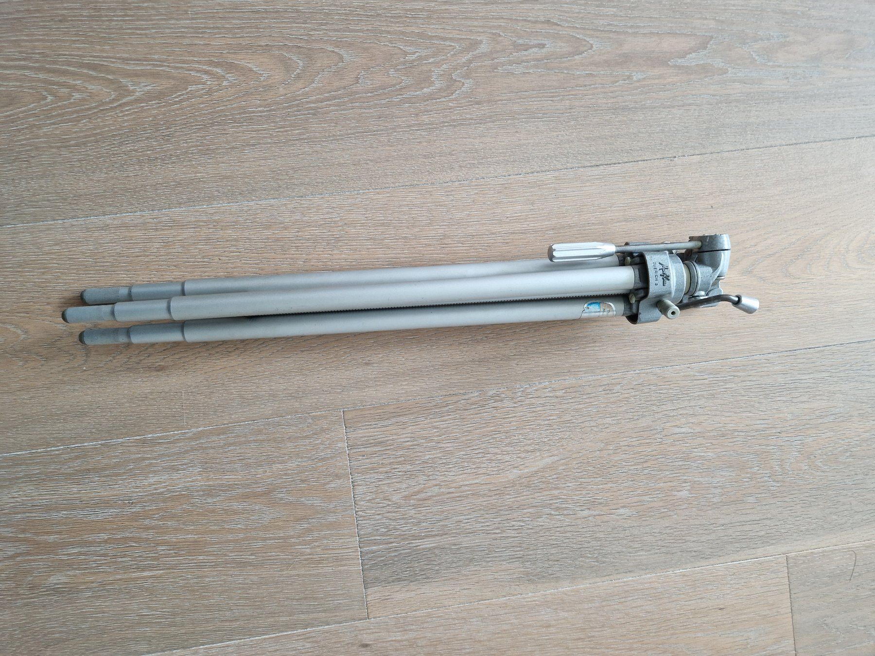 Treppiedi & Teste: Vintage-Stativ der Marke Star D – Usato da Fehraltorf venduto da frschele 2