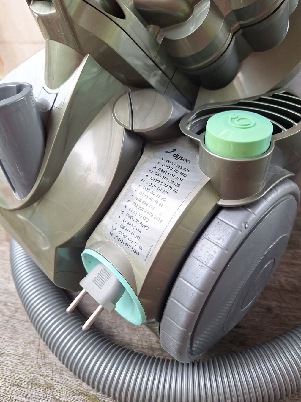 Dyson Staubsauger & Zubehör: DYSON  DC 08 STAUBSAUGER – Gebraucht aus Huttwil von  6