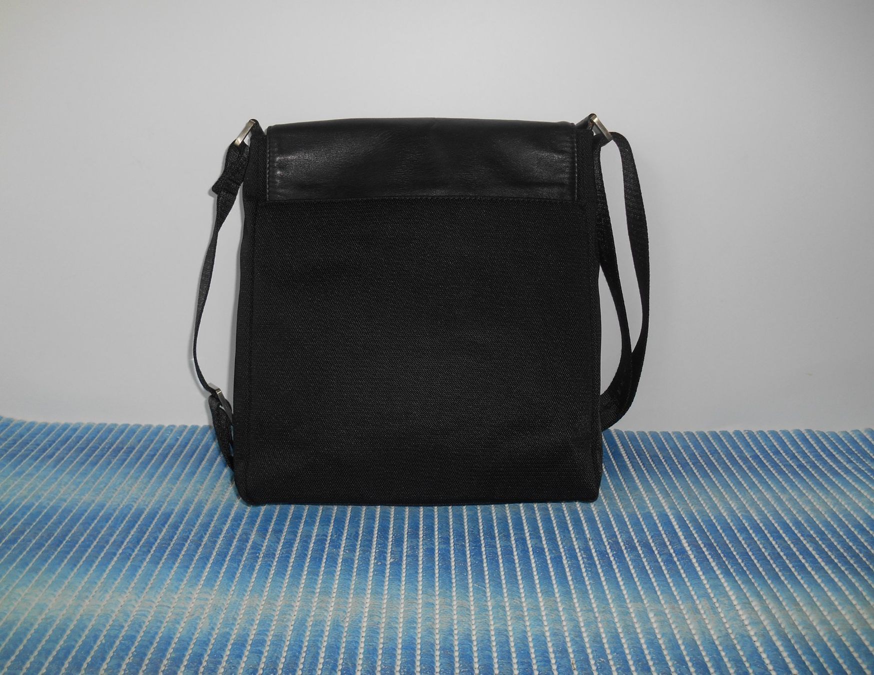 Armani Sacs: Emporio Armani Umhängetasche – D'occasion à Basel par chien008 2
