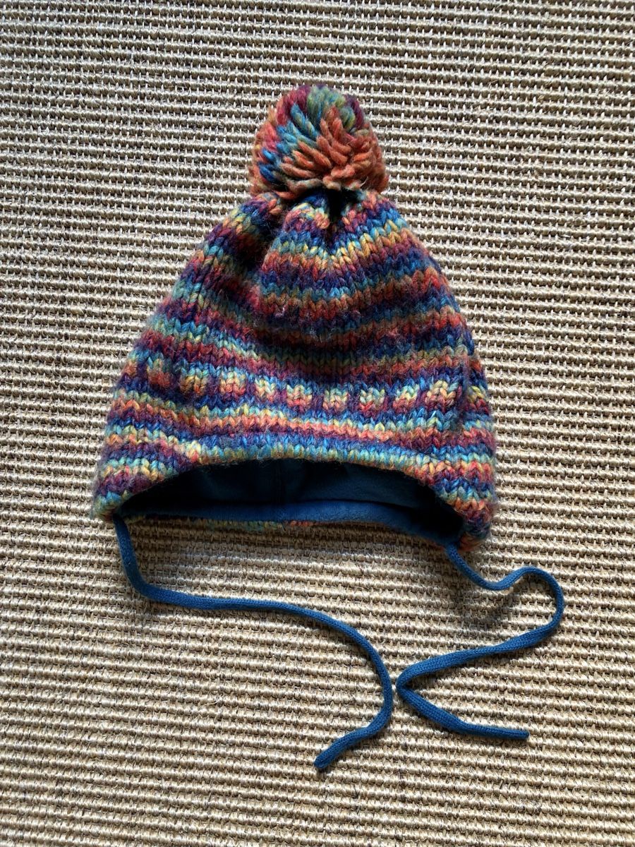 Altro abbigliamento per bambino: Bunte Strickmütze mit Futter, Grösse ca. 45-49 cm – Usato da Zürich venduto da EliseSchmitz