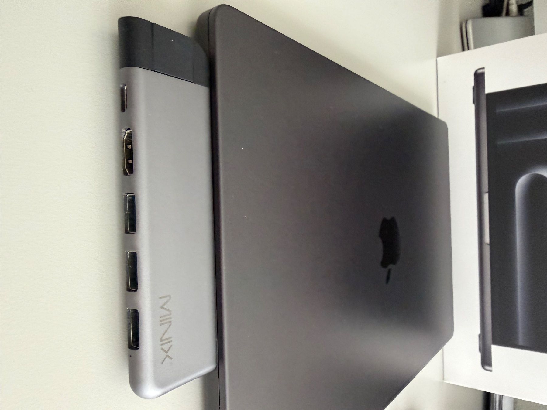Apple Portables: MacBook 14-Inch Pro – Neuf (Voir description) à Müllheim Dorf par adn_5qfp 1
