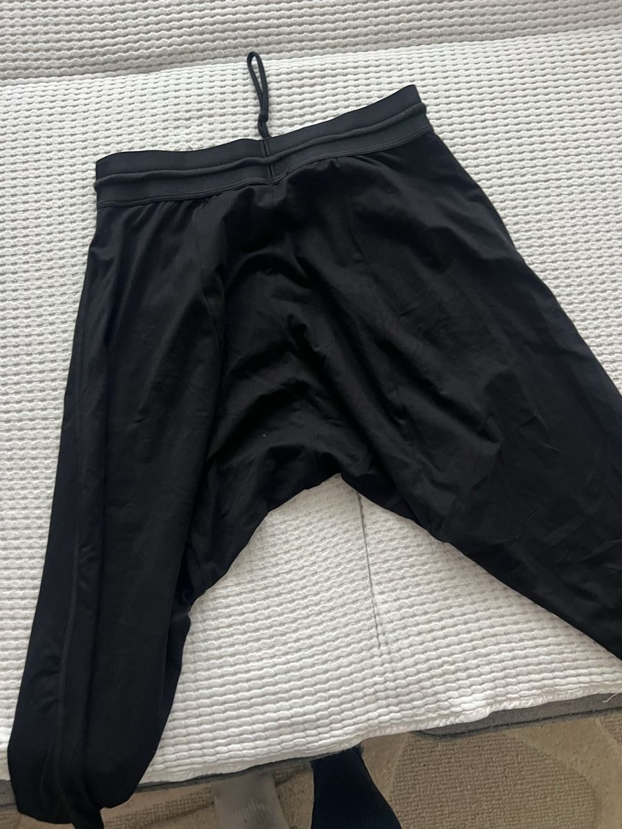 Nike Pantaloni: NIKE HAAREMHOSE SCHWARZ GR S – Usato da Basel venduto da theo-g77 3