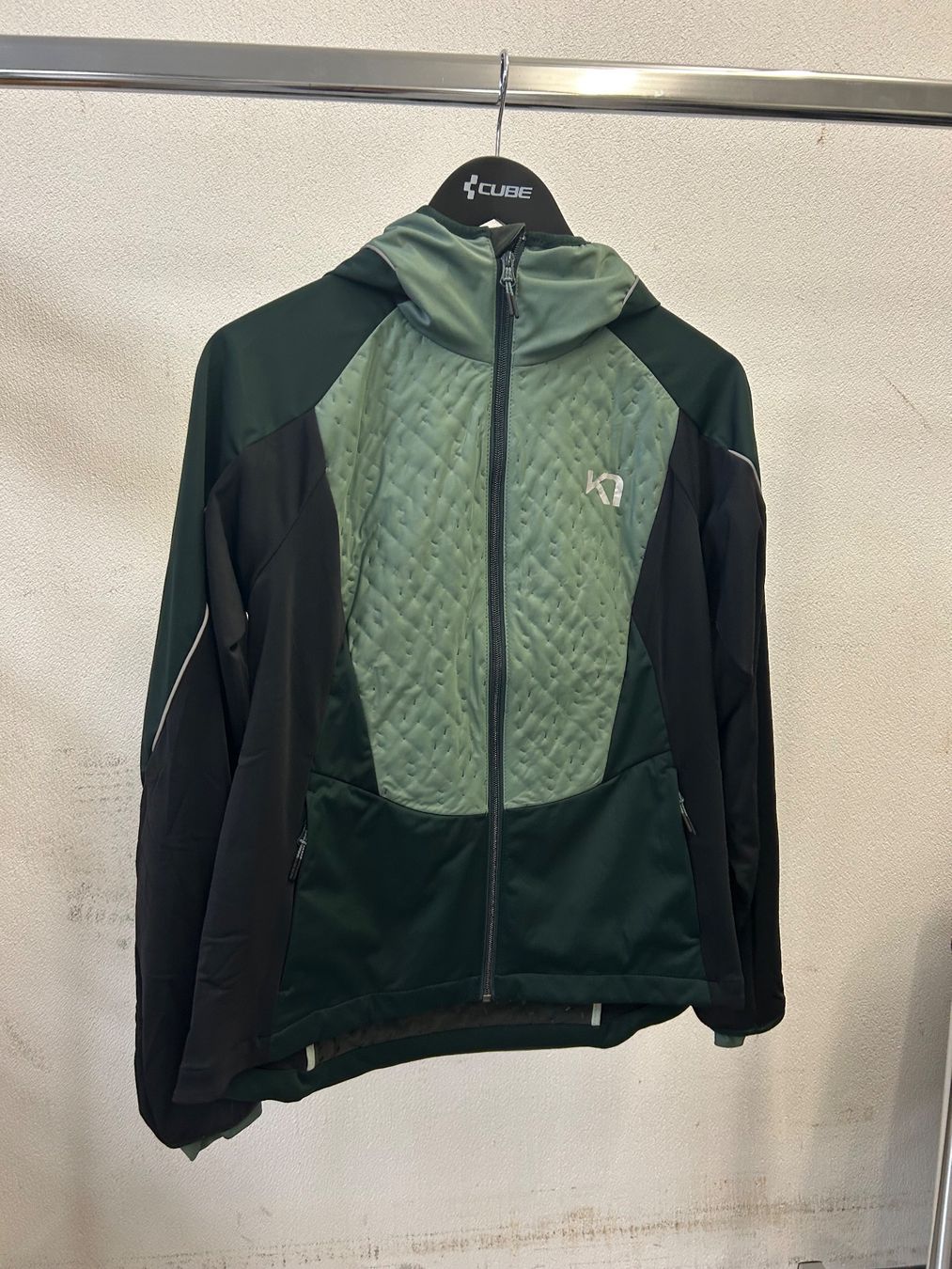 Jacken: Langlauf-Jacke Karitraa – Neu (gemäss Beschreibung) aus Chur von zue_m8ck