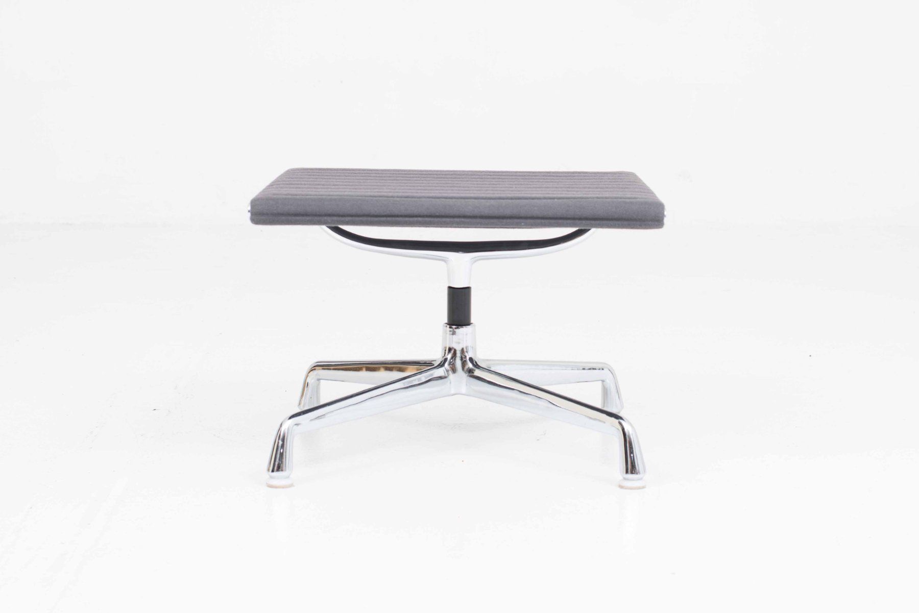 Vitra Hocker: Vitra EA 125 Ottoman / Hocker von Eames in Grau – Gebraucht aus Zürich von STUZH38 1