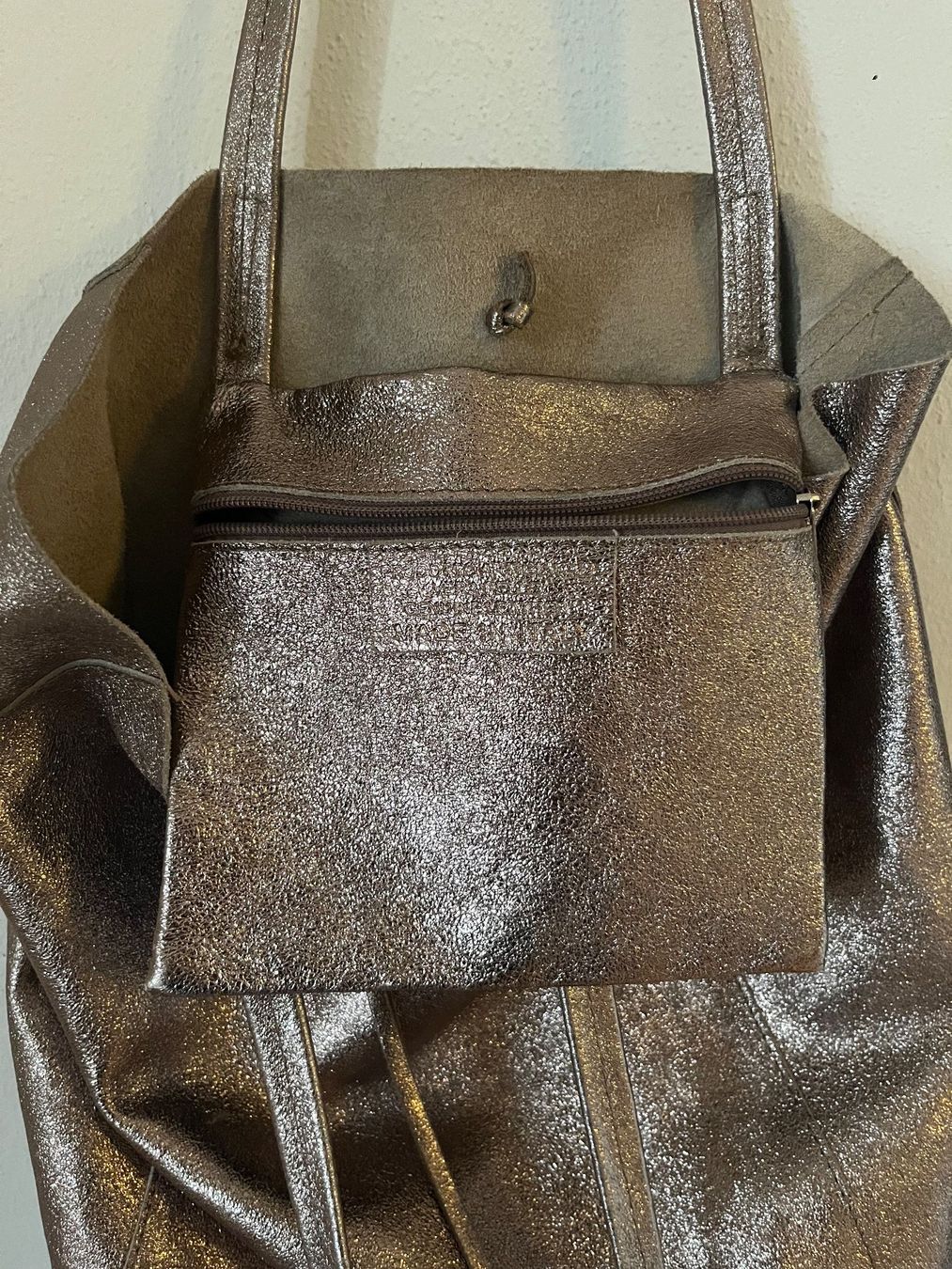 Taschen für Damen: Rosegoldene Handtasche – Gebraucht aus Bern von ana_m9zz 2