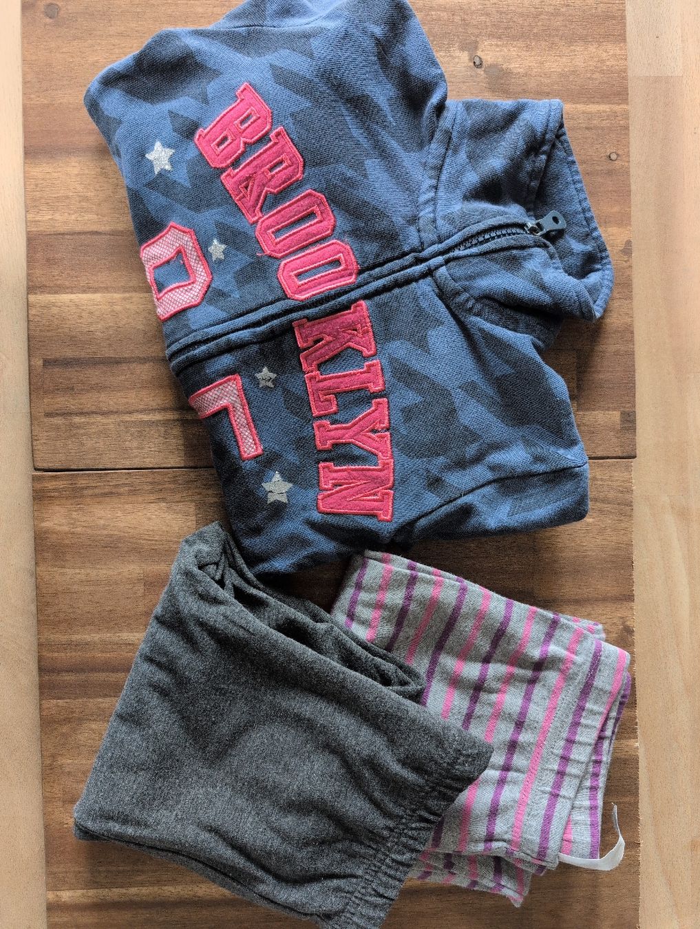 Lotti & Set di vestiti: set Jäckchen 116 leggins 128 – Usato da Neuhausen venduto da Bluesewingneedle