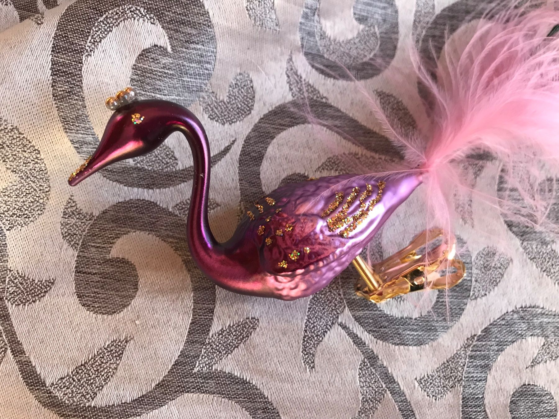Tutte le decorazioni: Pfau lila- rosa Christbaumschmuck Vogel – Nuovo e nell'imballaggio originale da Alpnach Dorf venduto da marvo 1