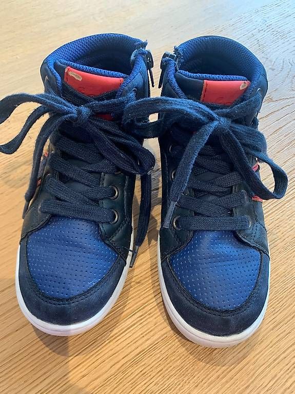 Schuhe für Jungen: Schuhe in Grösse 31 – Gebraucht aus Otelfingen von che_26d5