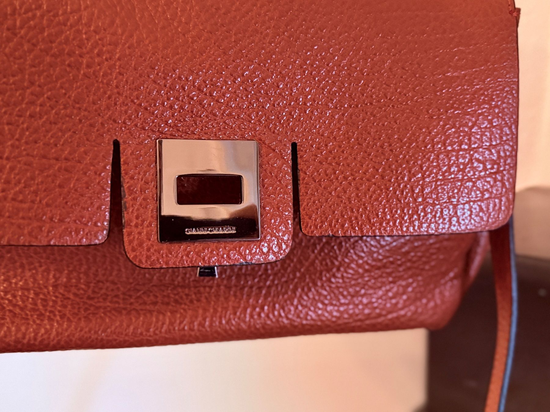 Gianni Chiarini Borse da donna: Gianni Chiarini Ledertasche – Nuovo (secondo la descrizione) da Genève venduto da mar_g5r2 5
