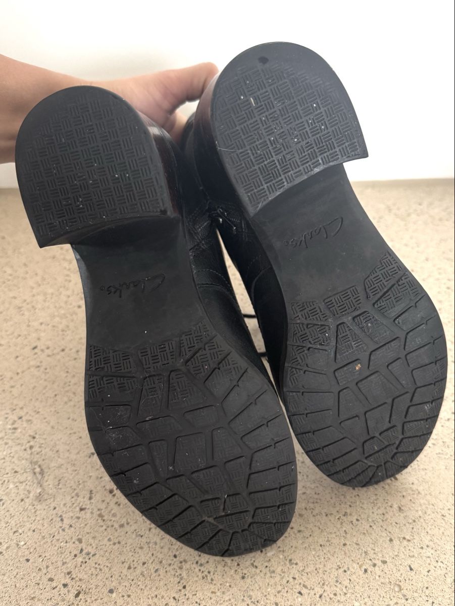 Clarks Scarpe da donna: Clarks Leder Stiefeletten Schwarz Gr. 37 – Usato da Zürich venduto da di_archive 5