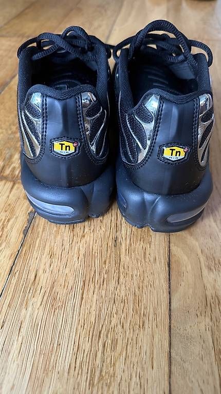 Herrenschuhe: Nike Air Max Plus SE Black Chrome – Neu und originalverpackt aus Lausanne von NadiaDebrot 3