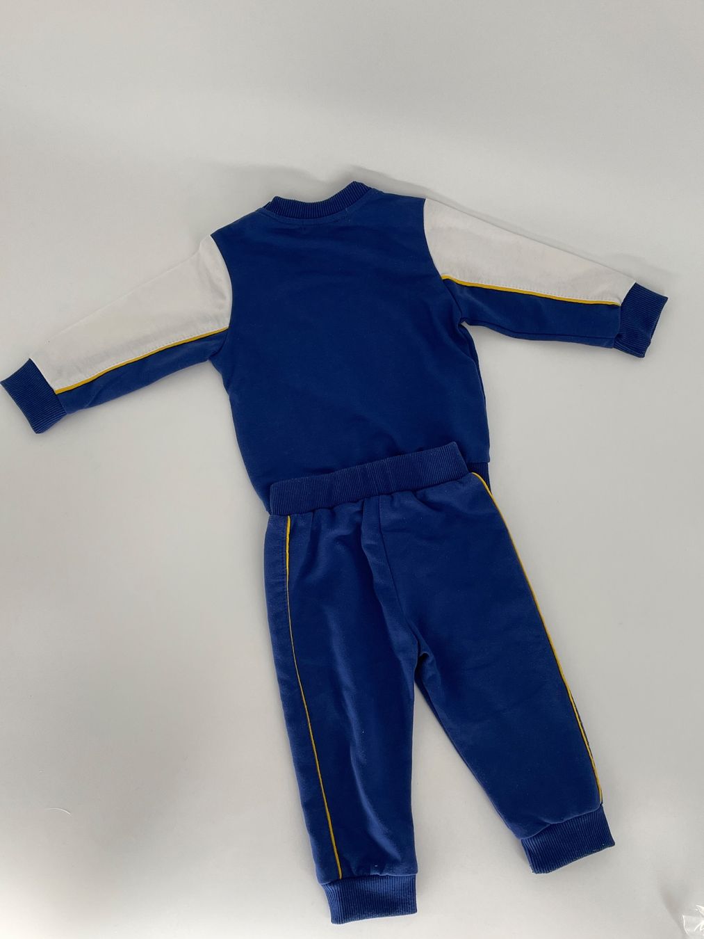 Completi: Trainer/ Babyanzug, Gr. 68 – Usato da Auenstein venduto da moin. 3