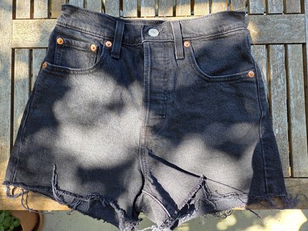 Levi's Shorts - Schwarz, Grösse 24, Super Zustand!