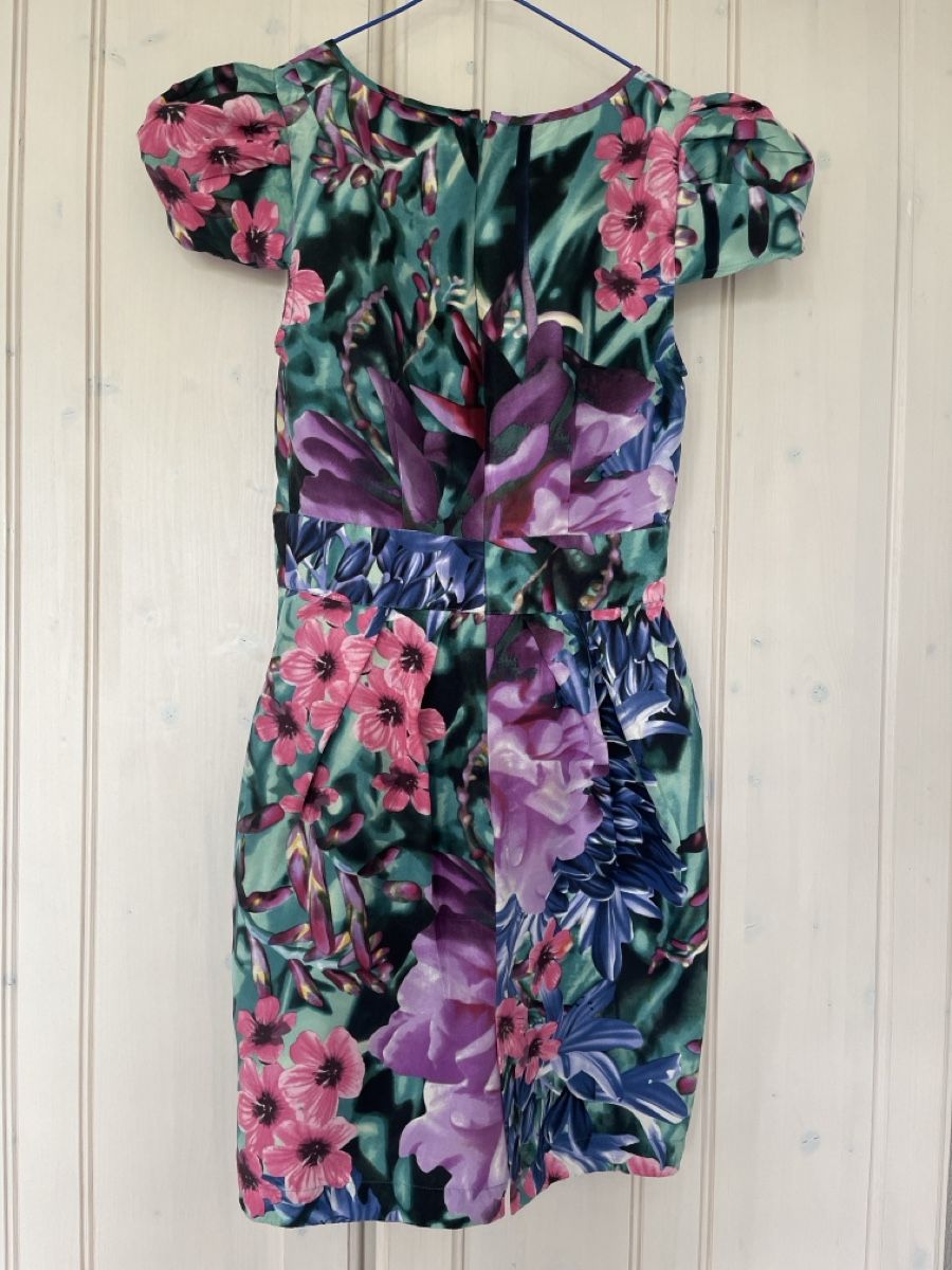 Vestiti: Seide- Kleid, Gr 34 Marke Warehouse – Usato da Uetikon am See venduto da erz13 3