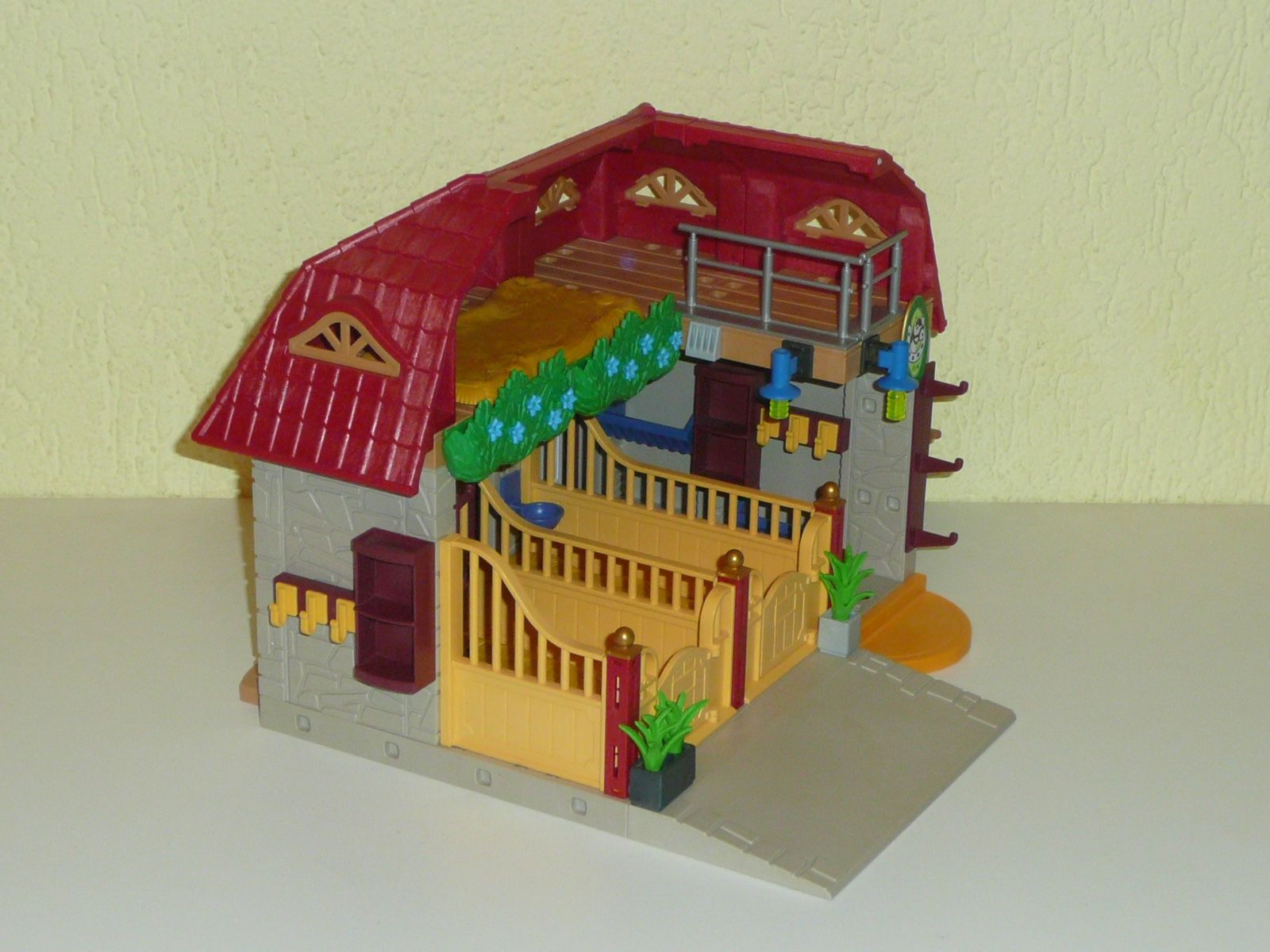 Playmobil Giocattoli: Playmobil " Pferdestall " – Usato da Kriens venduto da Taurus12 1