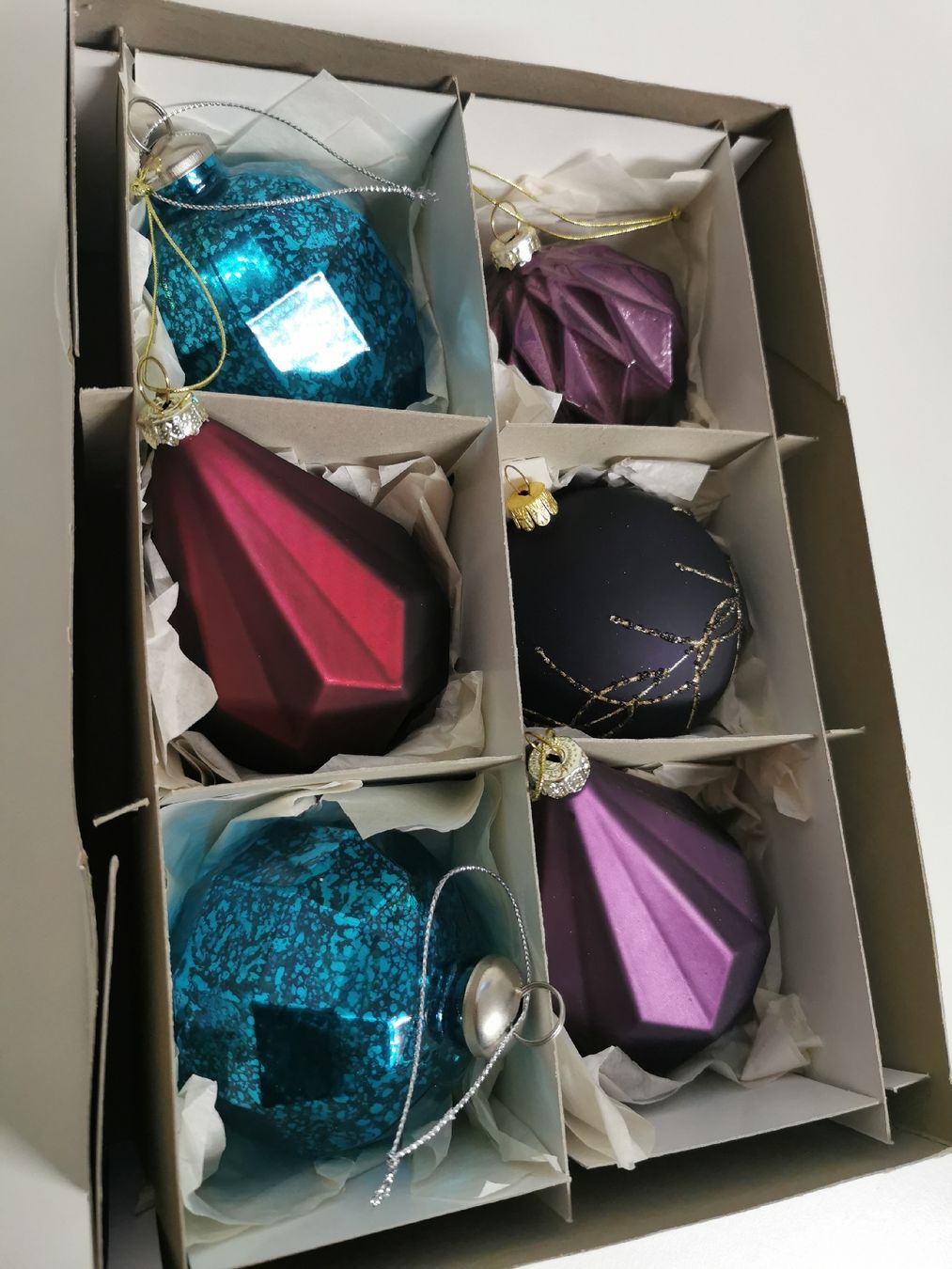 Alle Dekorationen: Weihnachtskugeln 6er Set Glas bunt geometrisch neu – Neu und originalverpackt aus Arisdorf von RiversunElite 1