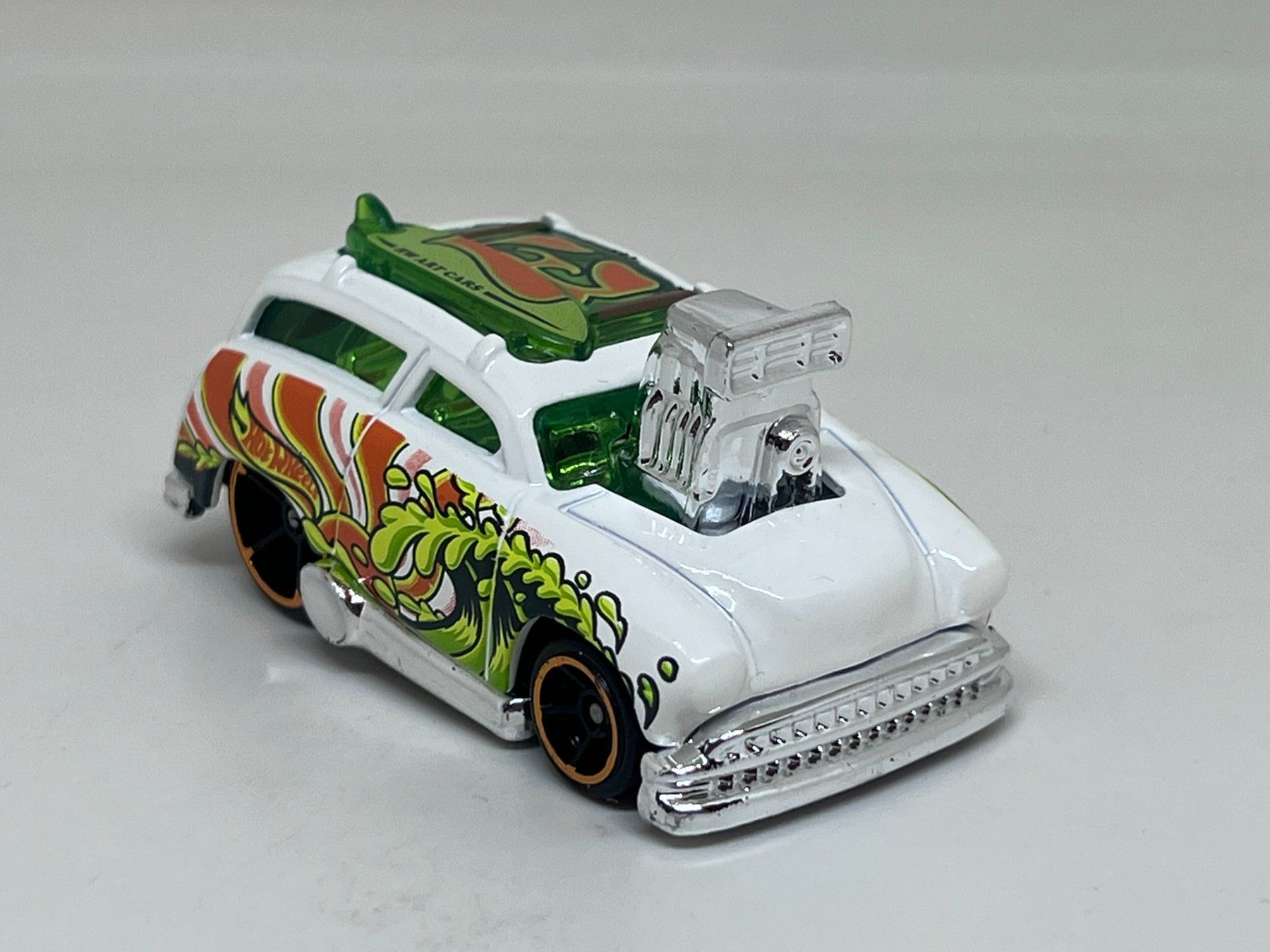 Hot Wheels Modellini d'auto: Hot Wheels Surf 'N Turf #151 – Usato da Wildegg venduto da LaaBoutique