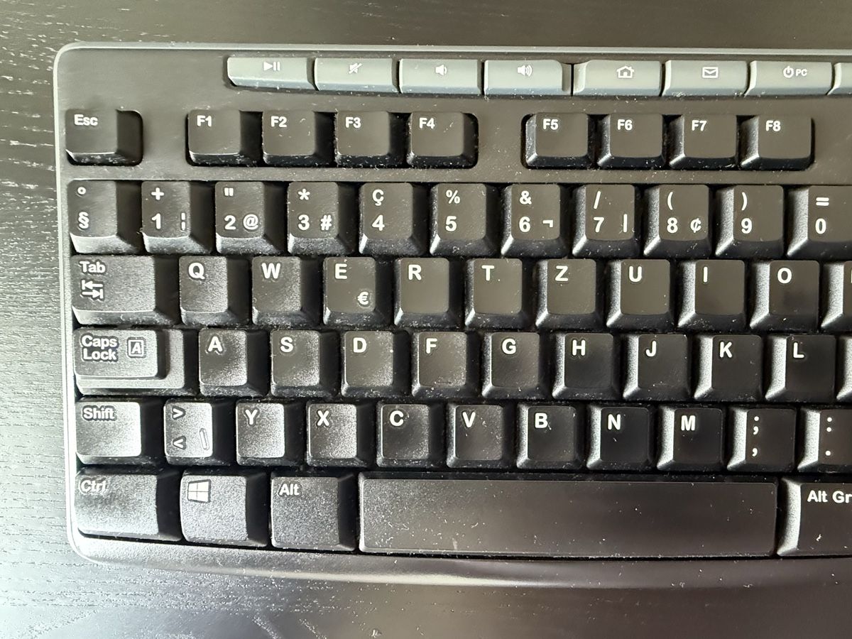 Logitech Tastiere: Logitec Tastatur und maus – Usato da Thalwil venduto da ropejo 1