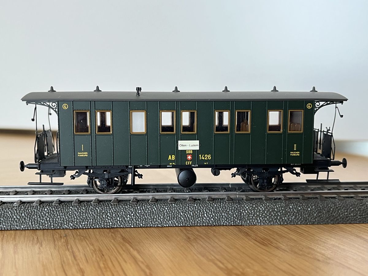 Brawa Modelleisenbahnen: 2 Stk SBB Personenwagen 2 achsig Brawa – Gebraucht aus Basel von Re620_11627 1