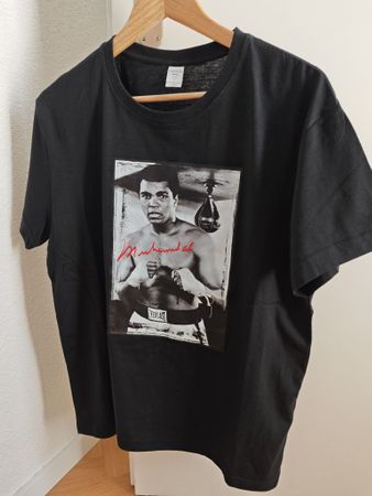 T-Shirt mit Muhammad Ali Print, Grösse L