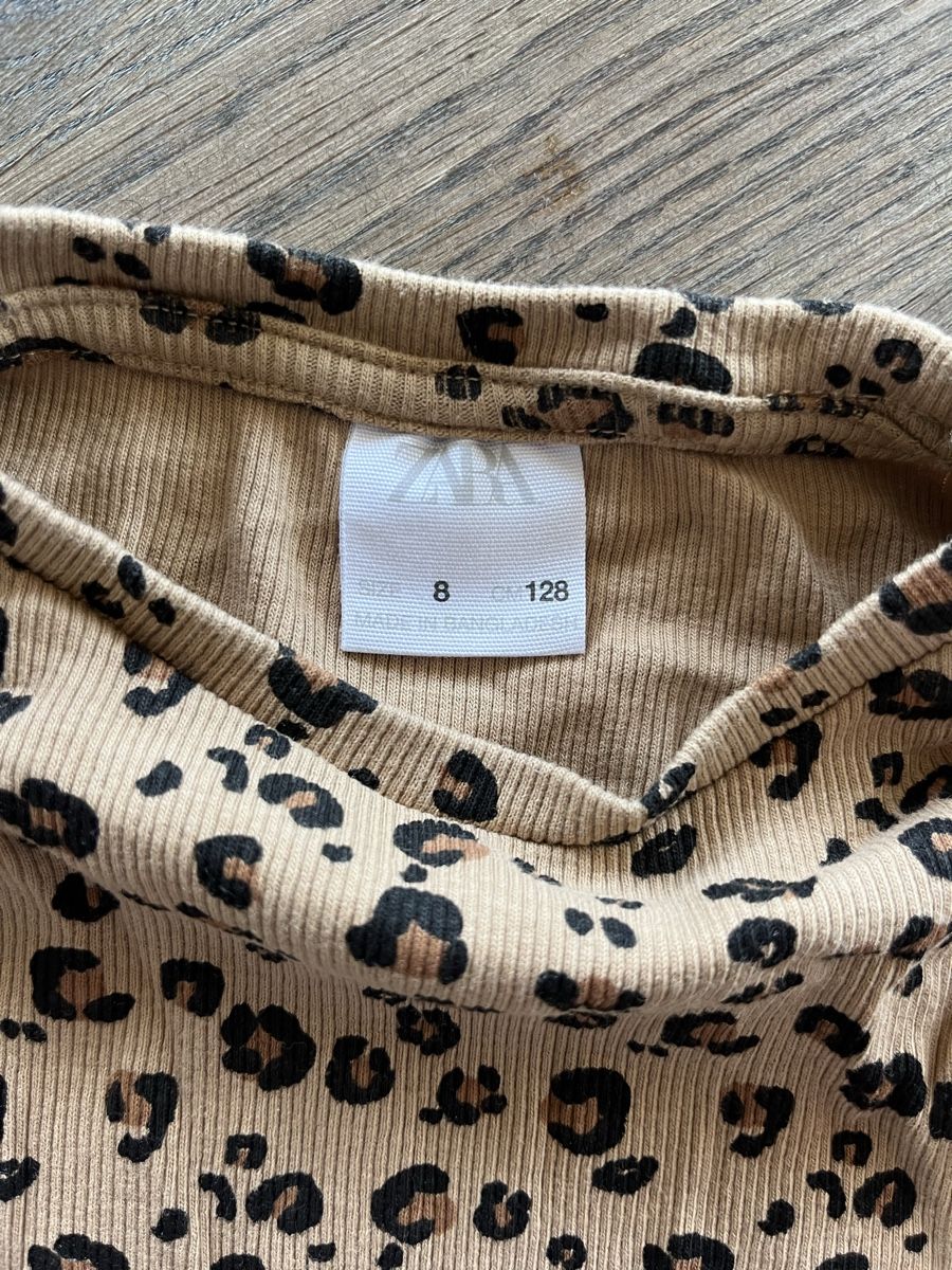 Zara Camicette, T-shirt & Top: Leopard Body von Zara Gr. 128 – Usato da Rosshäusern venduto da Travellerz 1