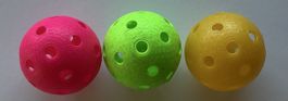 3x Unihockeybälle / Floorball-Bälle farbig – gebraucht
