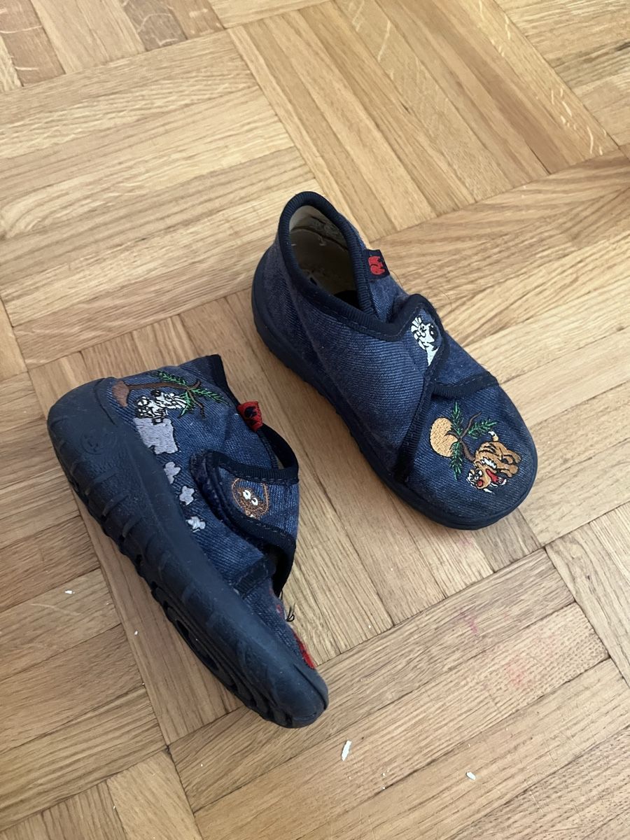Scarpe per ragazzi: Pantoufles size 20 – Usato da Bellevue venduto da utilisatratice