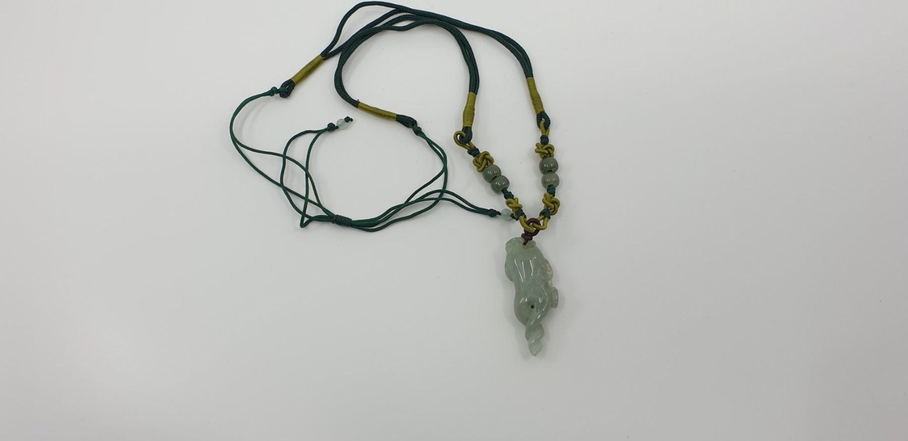 Ketten: Jade Amulett – Gebraucht aus Emmen von magelan 2