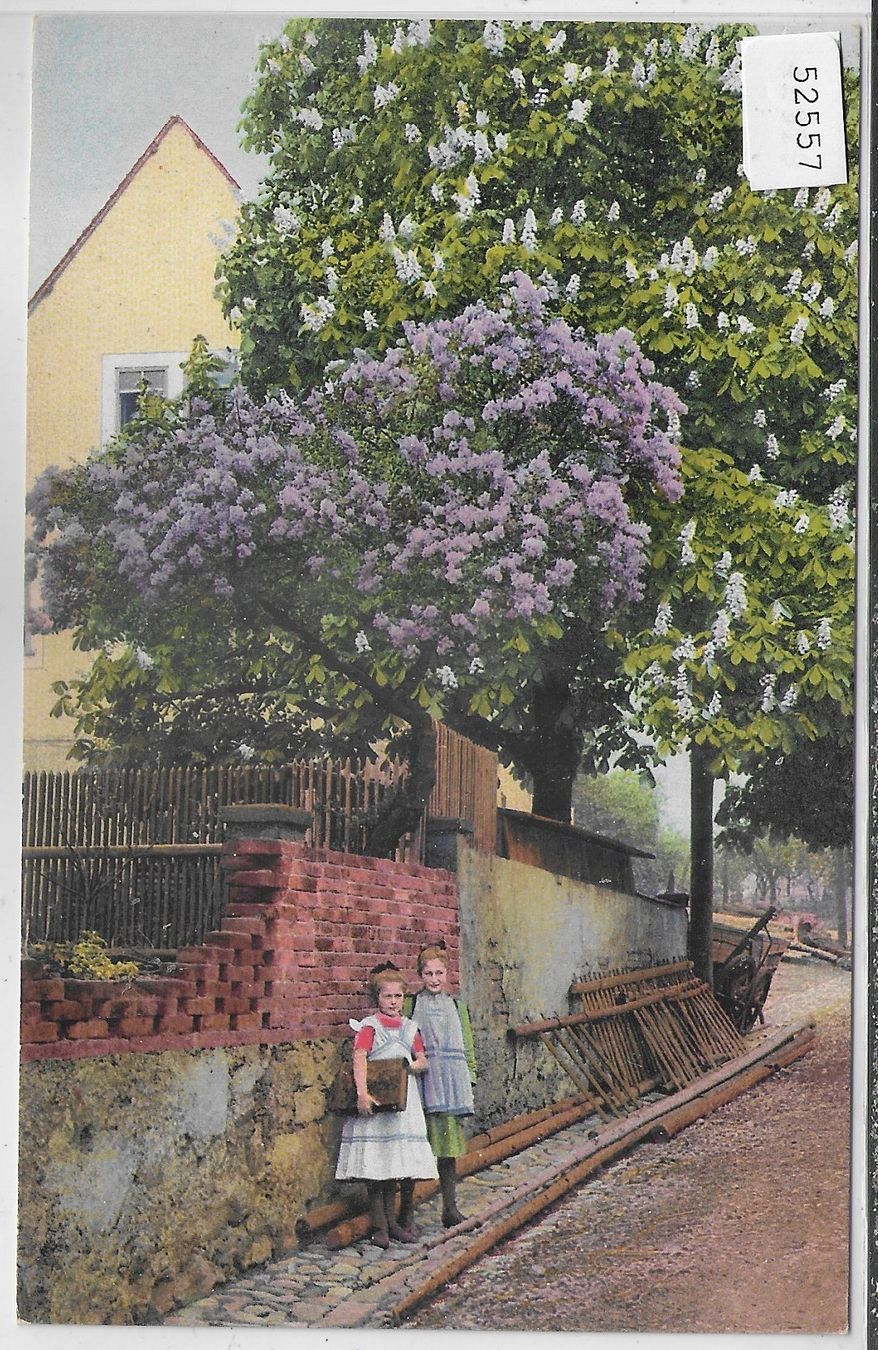 Cartes postales: Zwei Mädchen auf dem Schulweg – D'occasion à Ettingen par Kartenplanet