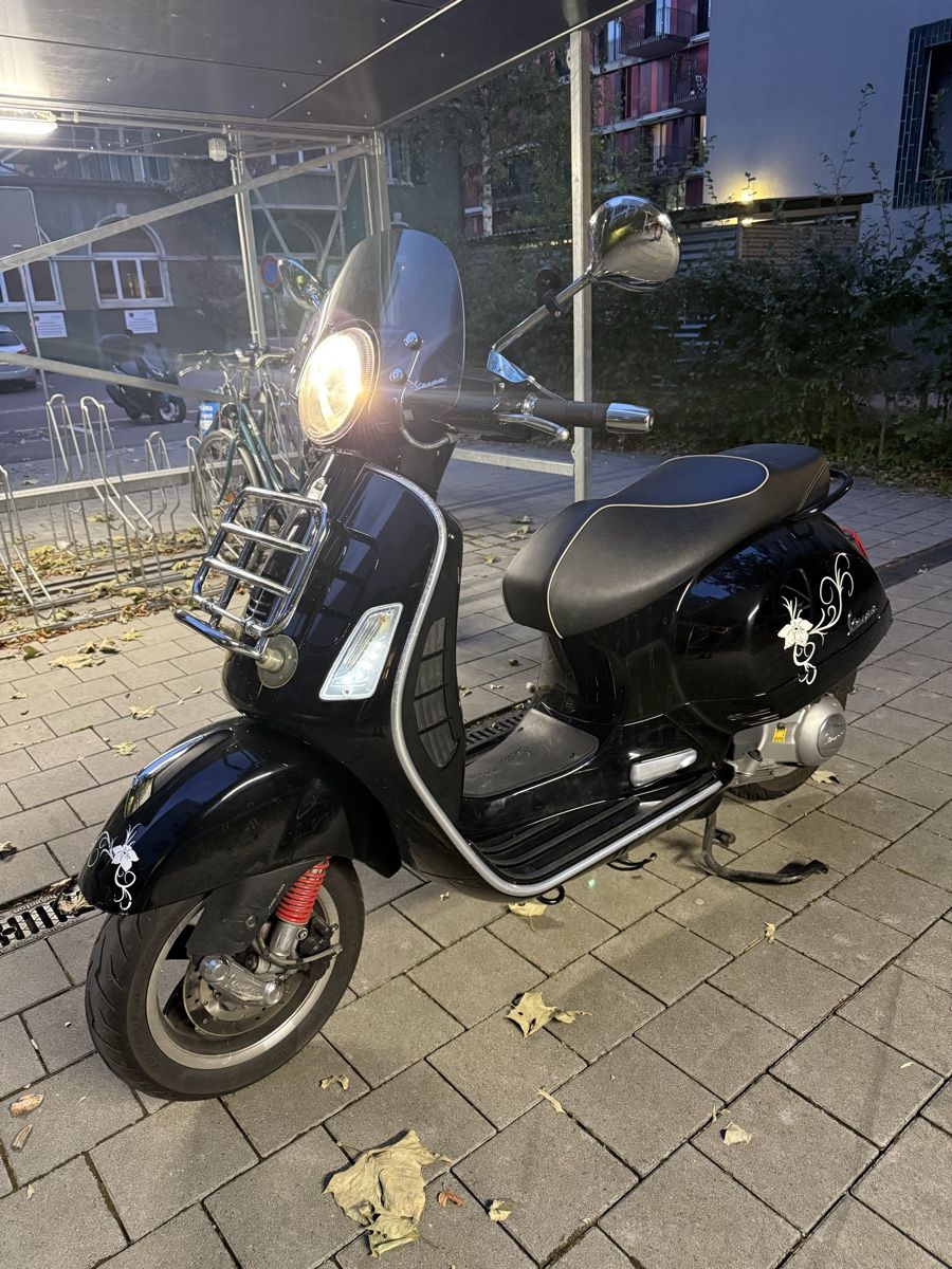 Piaggio Scooter: Piaggio Vespa GTS super 300 – Usato da Winterthur venduto da Fabio_46 5