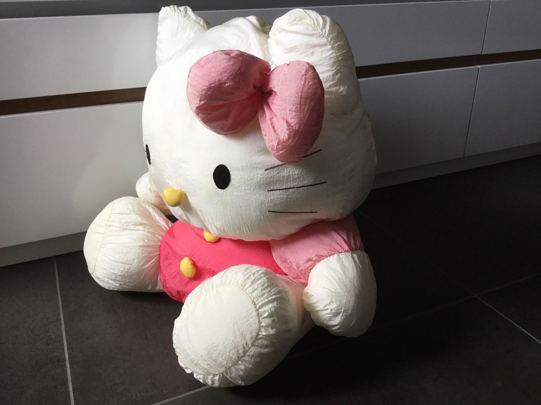 Hello Kitty Statuette: Hello Kitty – Usato da Erlenbach im Simmental venduto da Sale-In-Crown 2