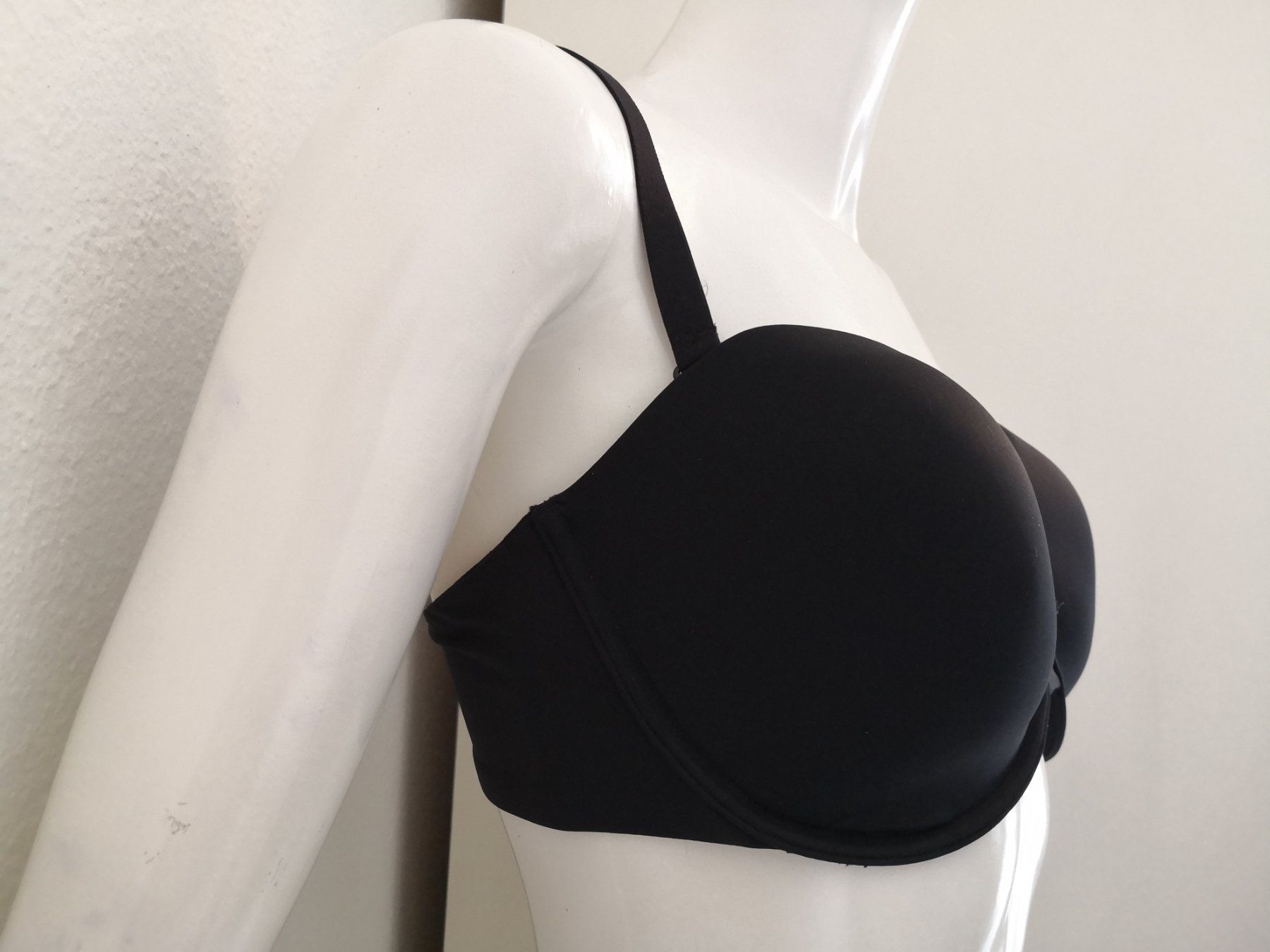 Sonstige Unterwäsche: 🤩LOVABLE BH SCHWARZ ODER NUDE NEU – Neu (gemäss Beschreibung) aus Olten von Naja-Twins-Twins 1