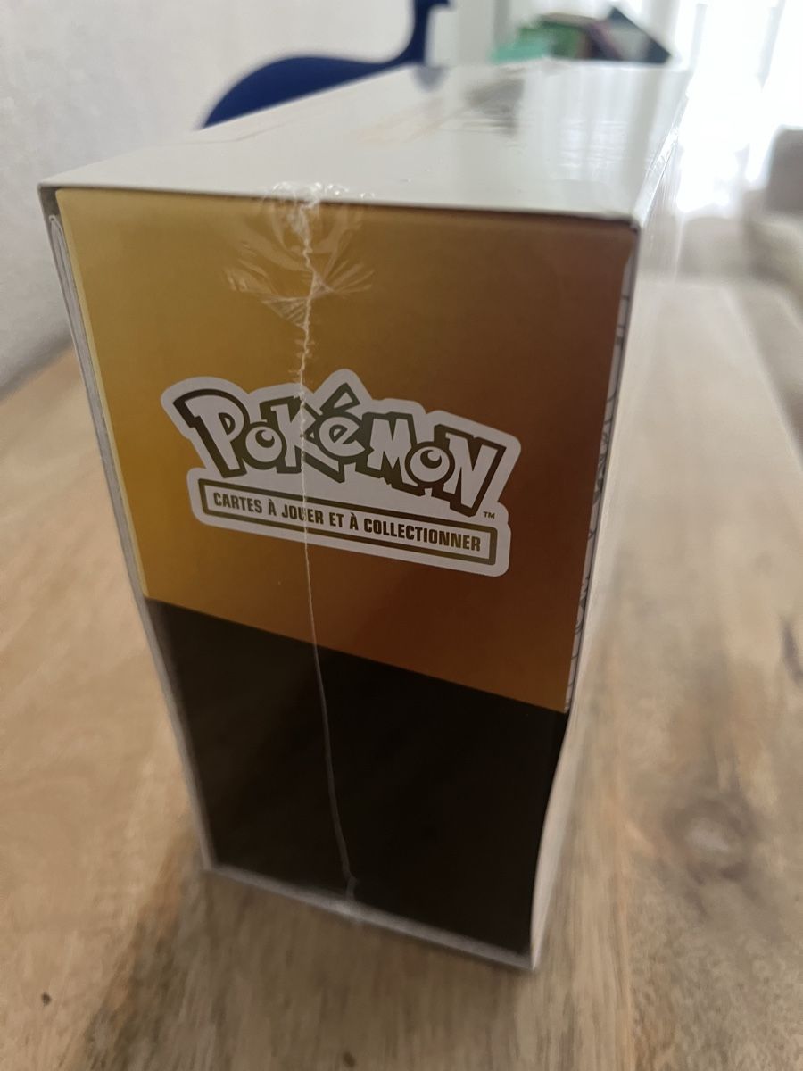 Pokémon Cartes à collectionner: ETB 30ans  – Neuf avec emballage d'origine à Petit-Lancy par rox_g2nv 3