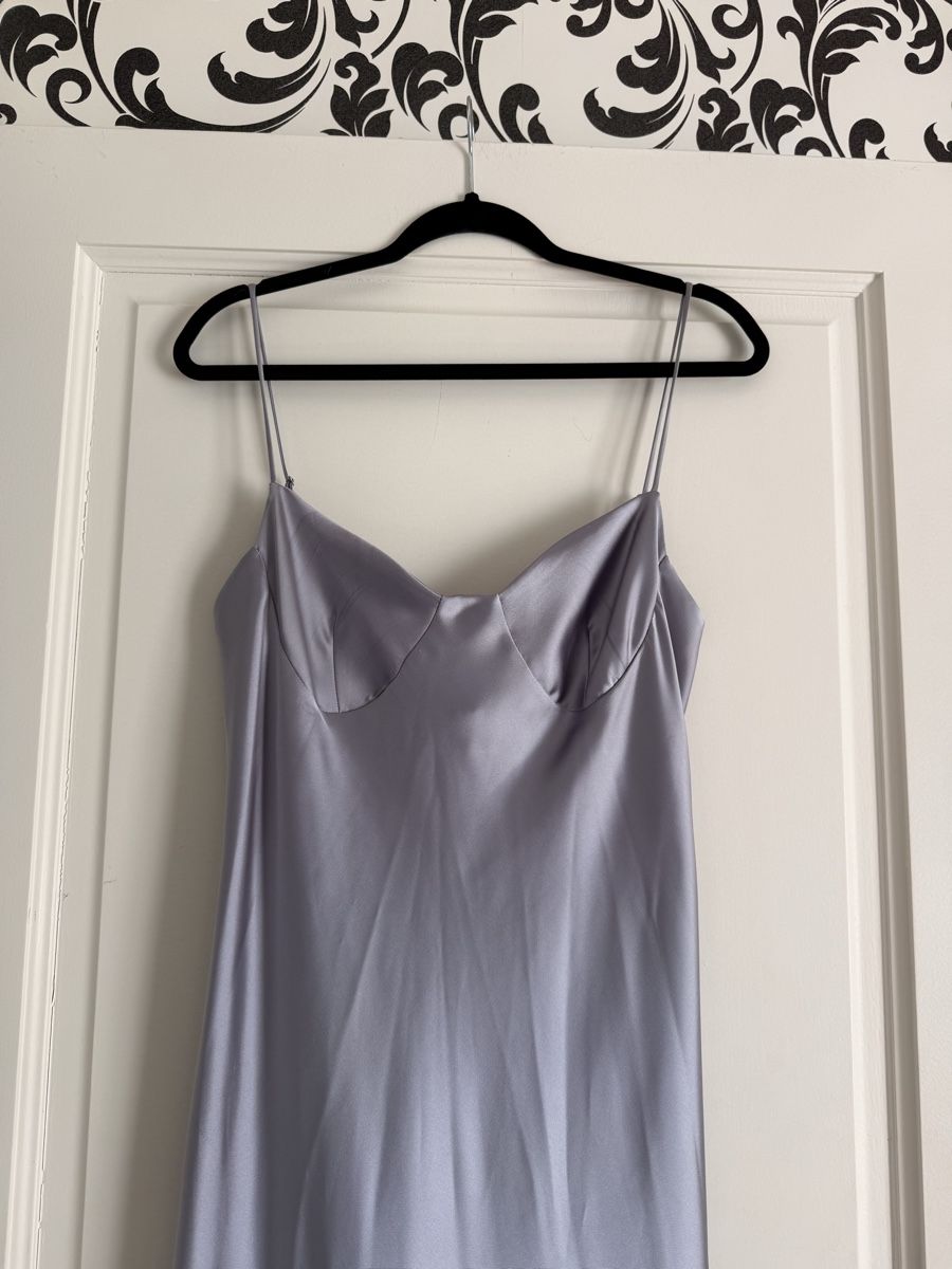 Zara Vestiti: Zara Lilac Satin Dress  – Usato da Corsier-sur-Vevey venduto da Kristina.Nova 2