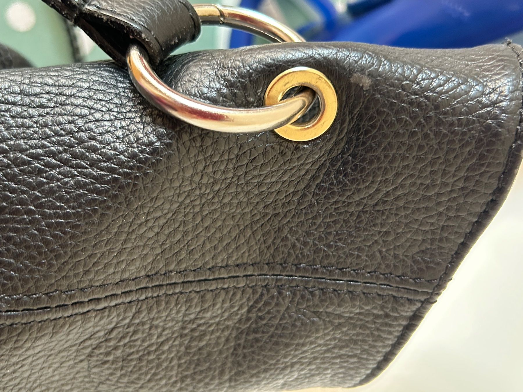Taschen für Damen: Schwarze Ledertasche – Gebraucht aus Rorschach von LuciaTramp 6