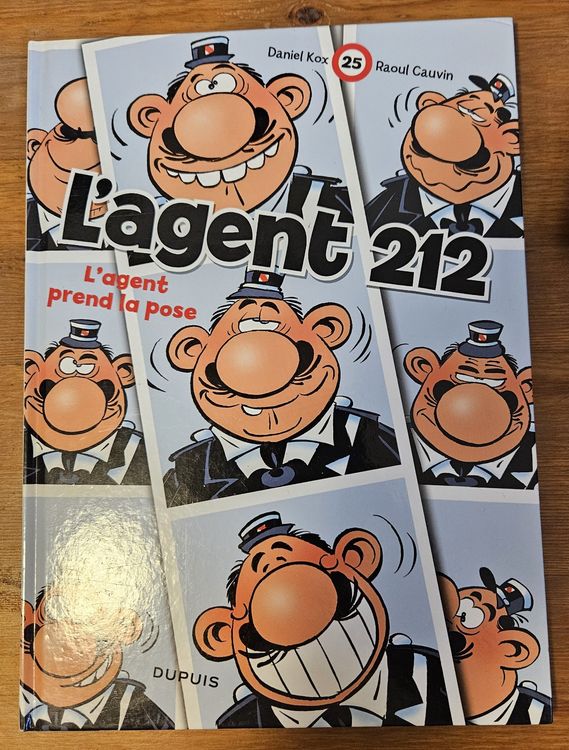 L'agent 212 N 25 (T.B.E.) L'agent prend la pose (Gebraucht) in ...