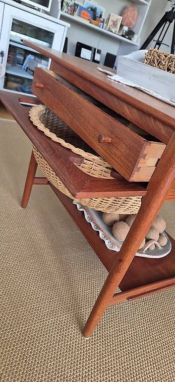Tavoli: Table à couture vintage Hans Wegner  – Usato da Villars-sur-Glane venduto da Verocac 1