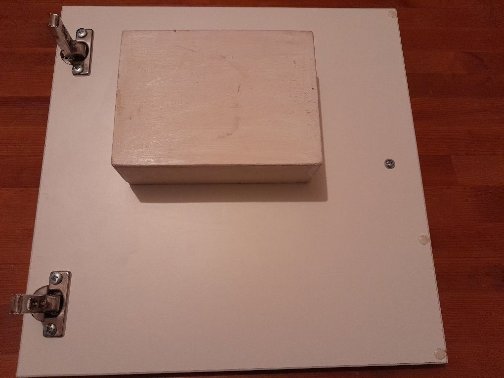 Ikea Scaffali: Exklusive Kallax Regaltüre mit elektrischer Effektfigur – Usato da Sulz AG venduto da Flyingdagger 3