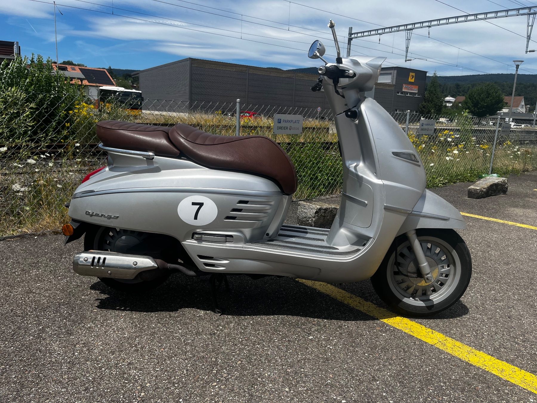 Peugeot Scooters: Peugeot Django 125cc Roller silber – D'occasion à Laufen par Dreier_Motos_AG