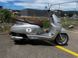Peugeot Django 125cc Roller silber